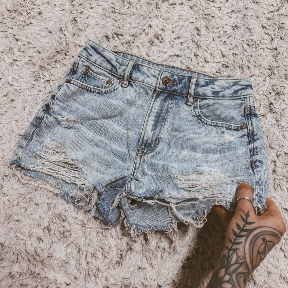 AE tomgirl distress Jean short 00